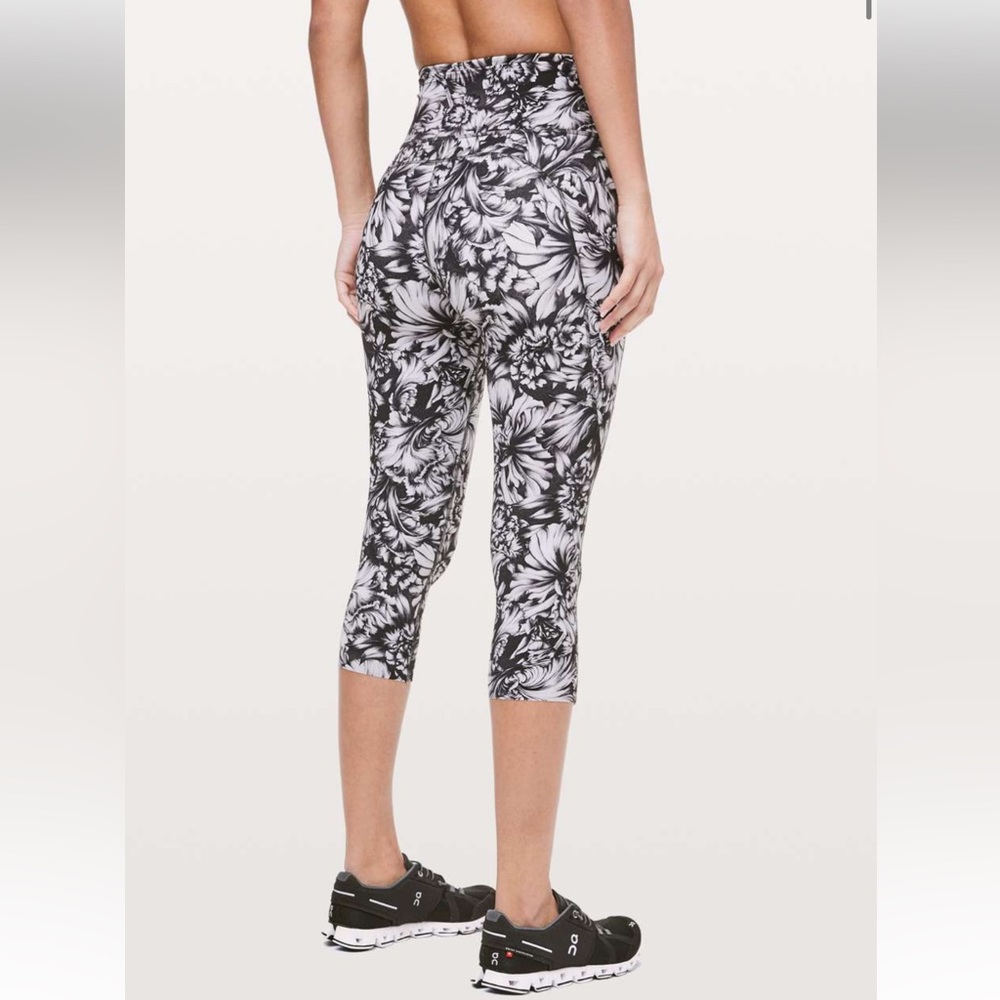 Lululemon Fast & Free Crop II *Nulux 19" - Picture 11 of 11